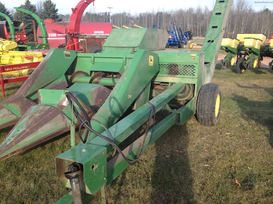  John Deere 300