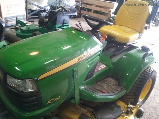 2011 John Deere X720