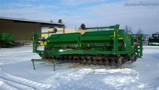 2001 John Deere 1560