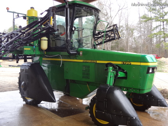 2009 John Deere 6700