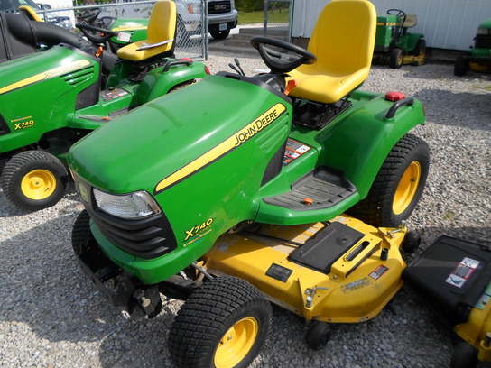 2012 John Deere X740