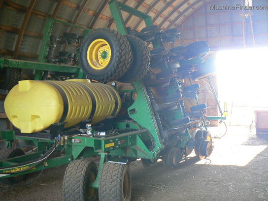 2005 John Deere 1890