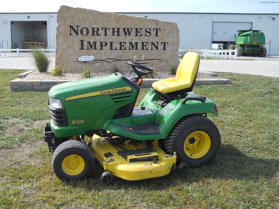 2009 John Deere x720