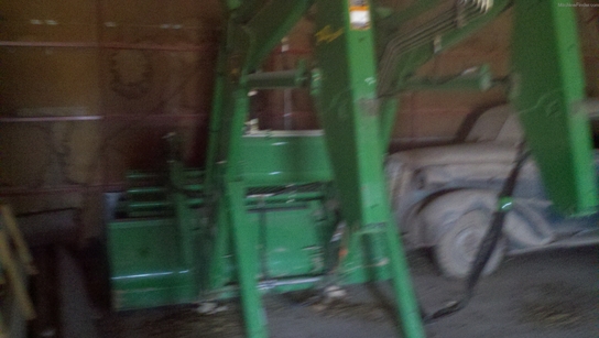 2007 John Deere 740