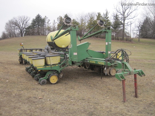 1993 John Deere 7200