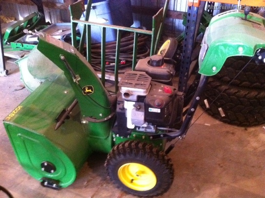  John Deere 1028E