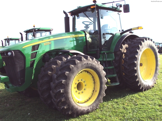 2009 John Deere 8330