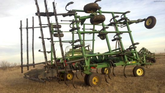2003 John Deere 2400