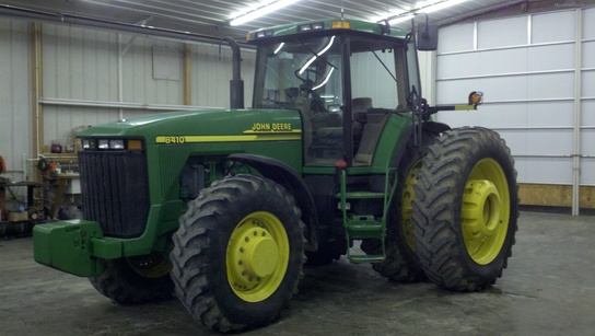 2000 John Deere 8410