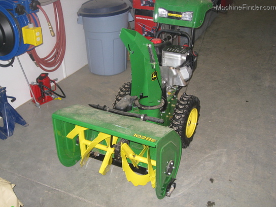  John Deere 1028E