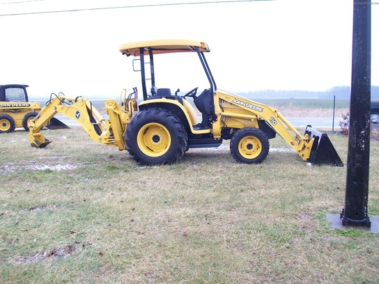 2011 John Deere 110 TLB