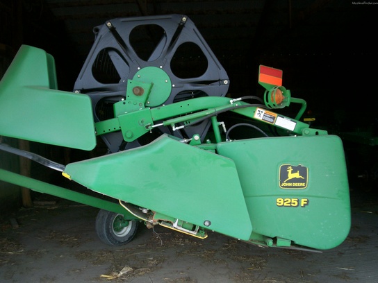 2000 John Deere 925F