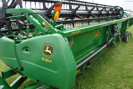 2011 John Deere 635F