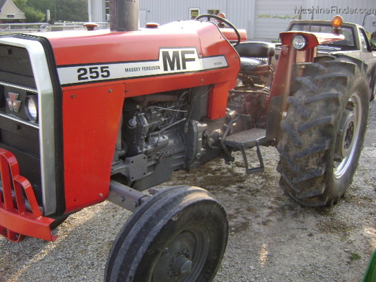 1975 Massey - Ferguson 255