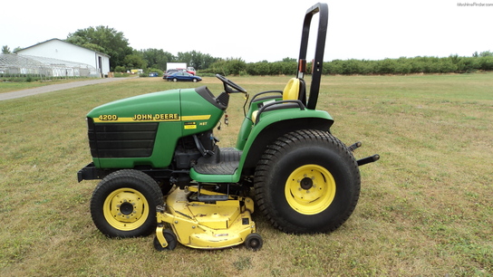 John Deere 4200 Tractors - Compact (1-40hp.) - John Deere MachineFinder