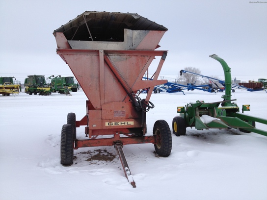 2009 John Deere 3975
