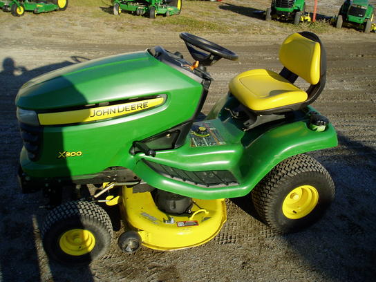  John Deere X300