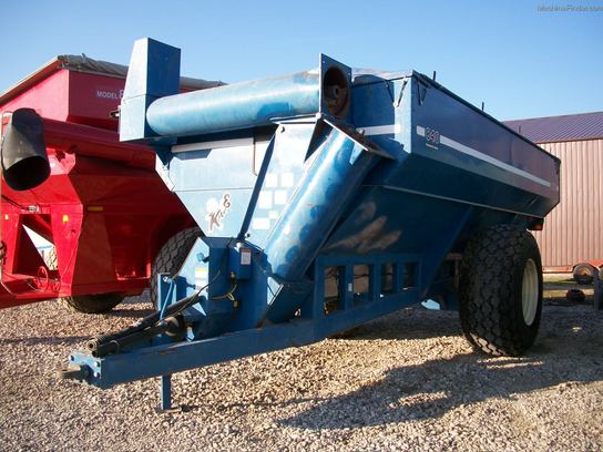  Kinze 840