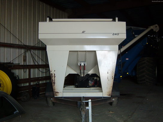 2004 Friesen 240