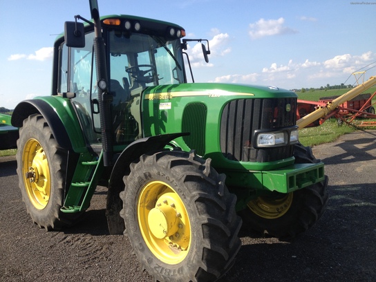 2004 John Deere 7220