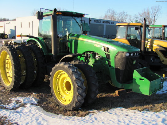 2006 John Deere 8230