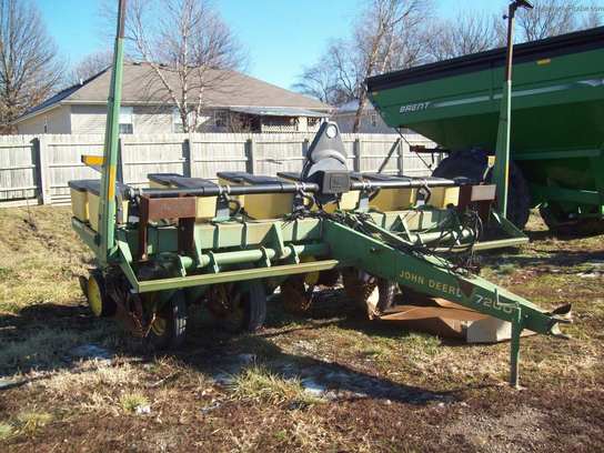 1990 John Deere 7200