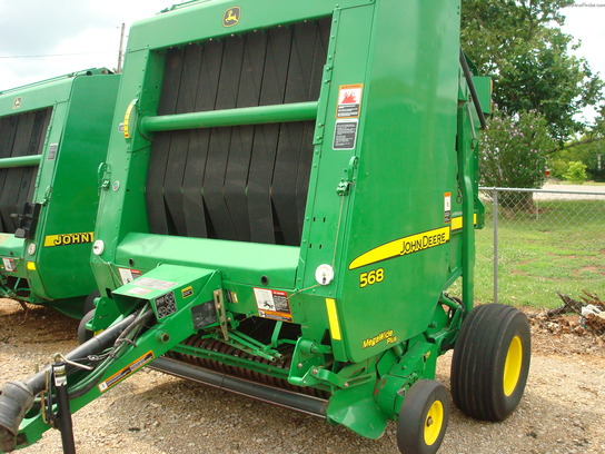 2010 John Deere 568