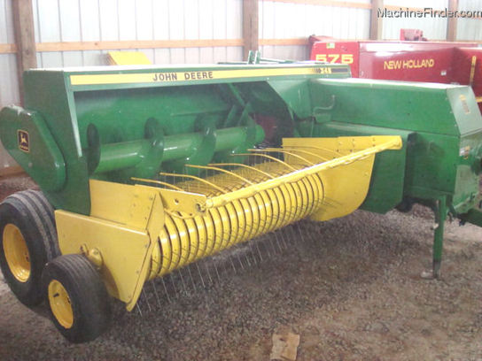 1990 John Deere 348