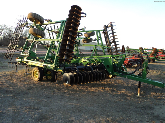 2005 John Deere 726