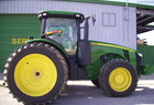 2011 John Deere 8260R