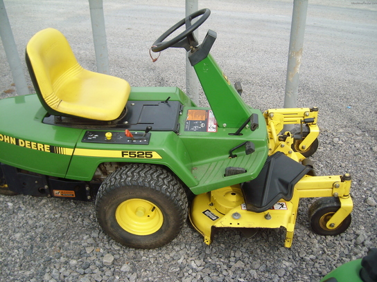  John Deere F525