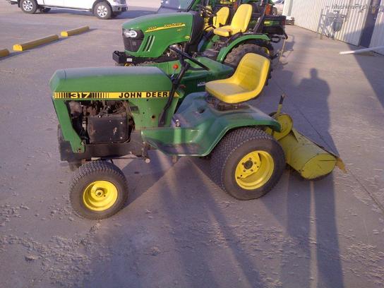  John Deere 317