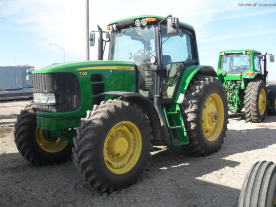 2012 John Deere 7130