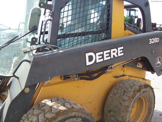 2010 John Deere 328D