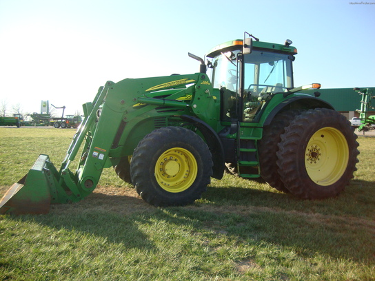 2005 John Deere 7820