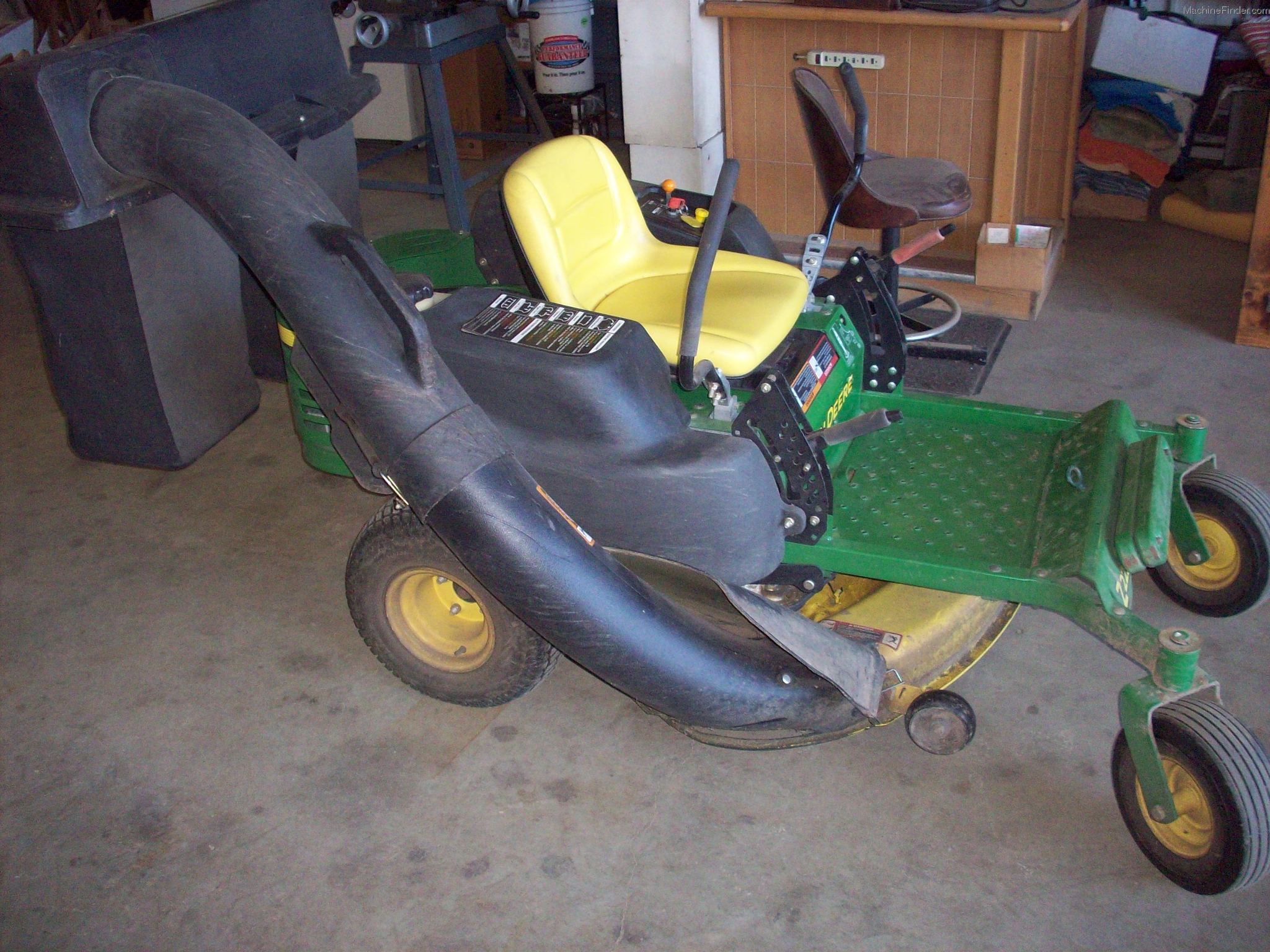 2007 John Deere Z225 Lawn & Garden and Commercial Mowing John Deere