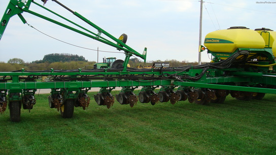  John Deere 1770NT