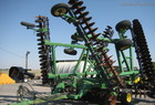 2000 John Deere 637