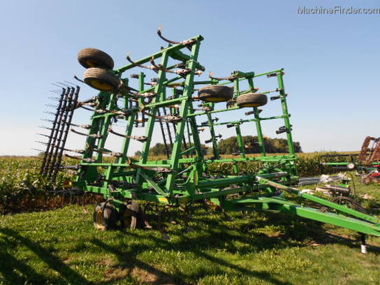 2010 John Deere 2210
