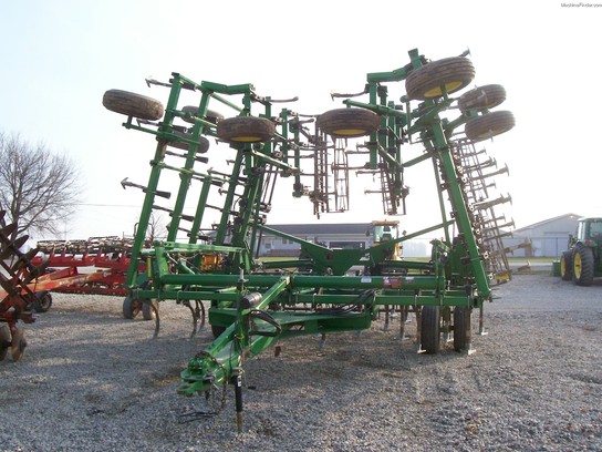2009 John Deere 2210