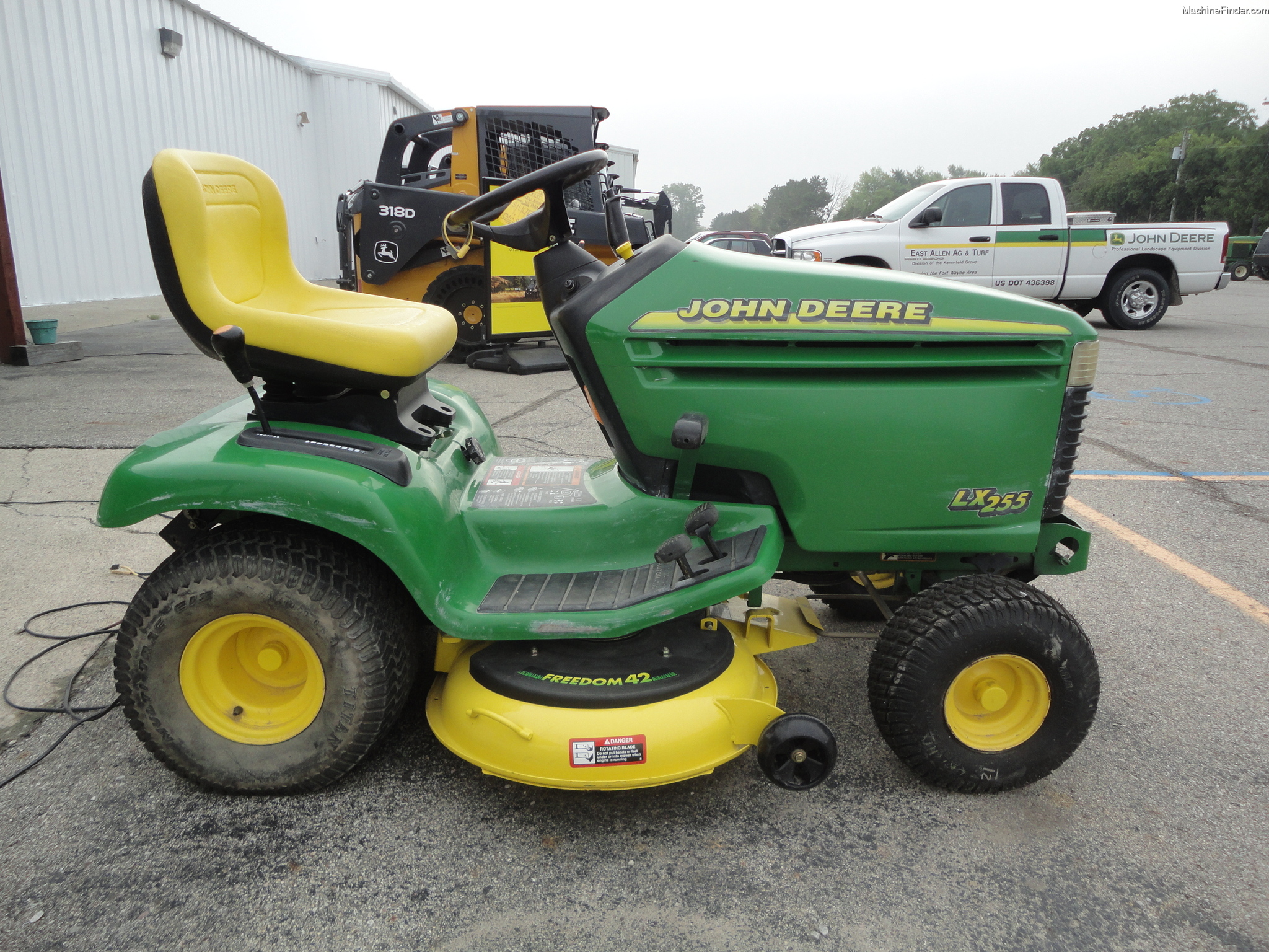 2000 John Deere LX255 Lawn & Garden and Commercial Mowing John Deere