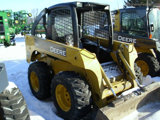 2005 John Deere 320