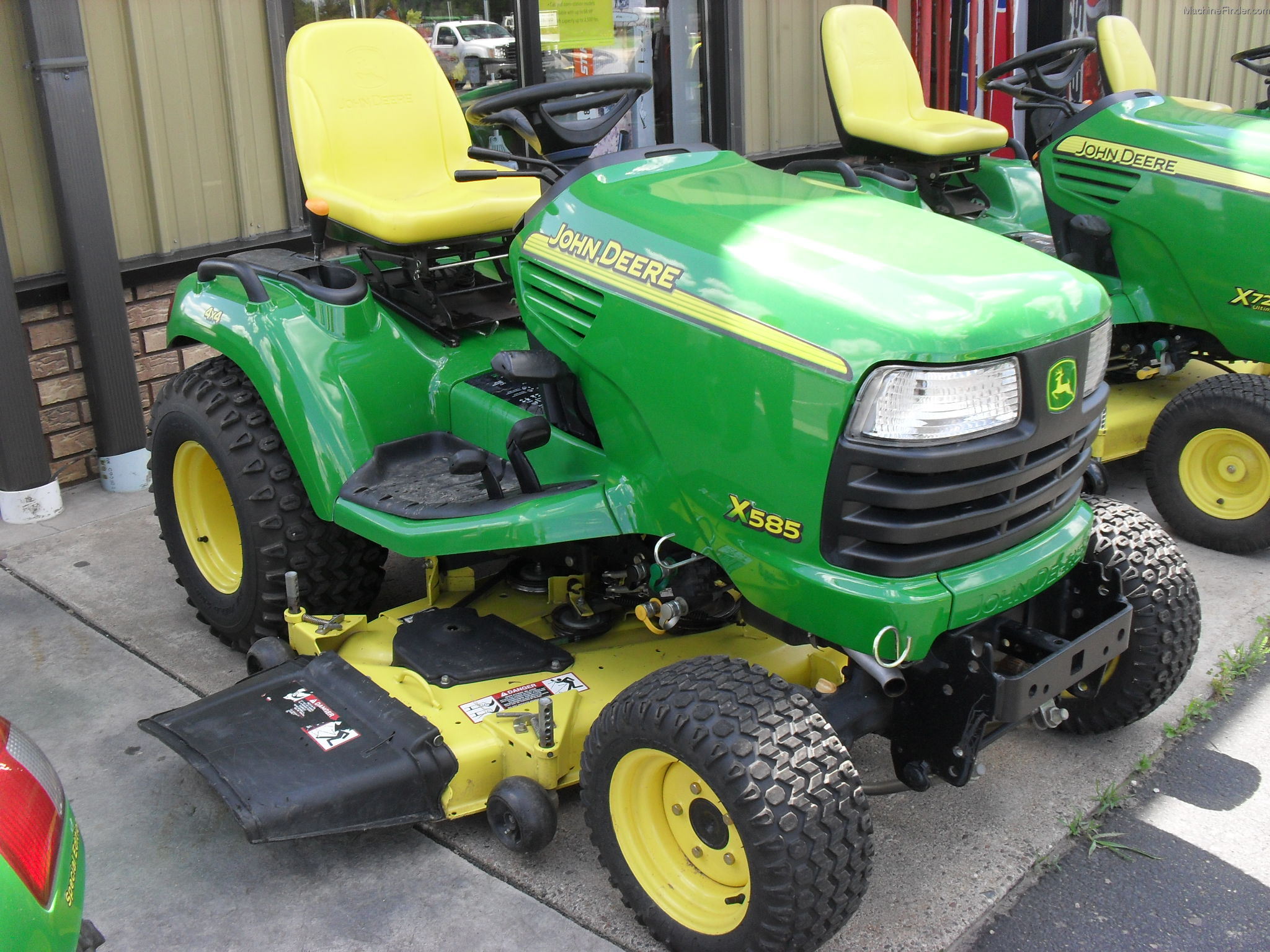 2004 John Deere X585 Lawn & Garden and Commercial Mowing John Deere