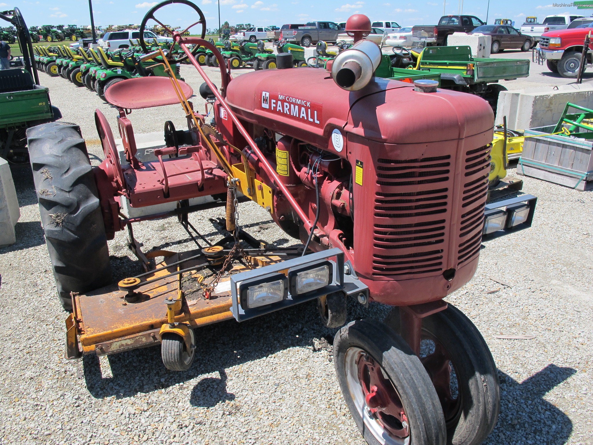 1942 Farmall B Tractors Utility (40100hp) John Deere MachineFinder