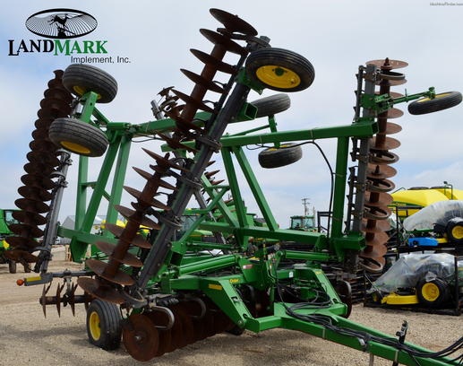 2005 John Deere 637