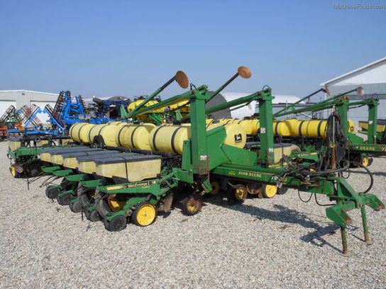  John Deere 7200