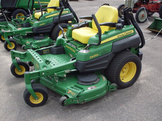 2011 John Deere Z925A