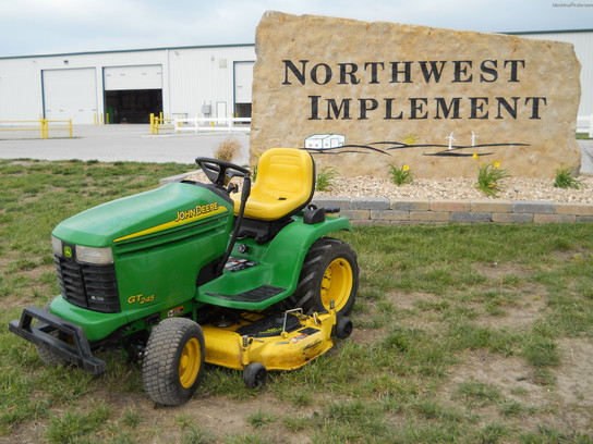 2002 John Deere GT245