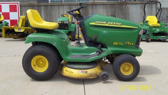 2001 John Deere LT155