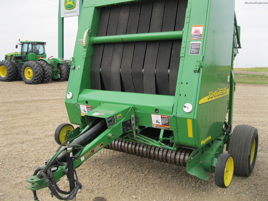 2004 John Deere 567